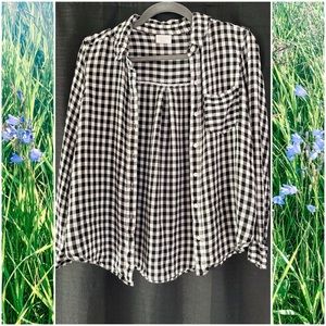 🌿 3 for $17 • Soft Abound Plaid